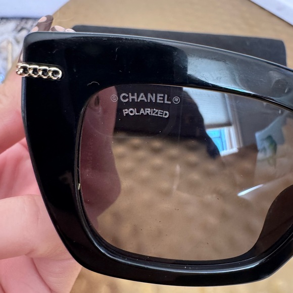 CHANEL 5509-A Sunglasses. Like New. With Case - Picture 3 of 5
